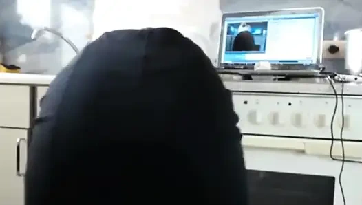 Slut Sexydea Fingering Herself on Live Webcam