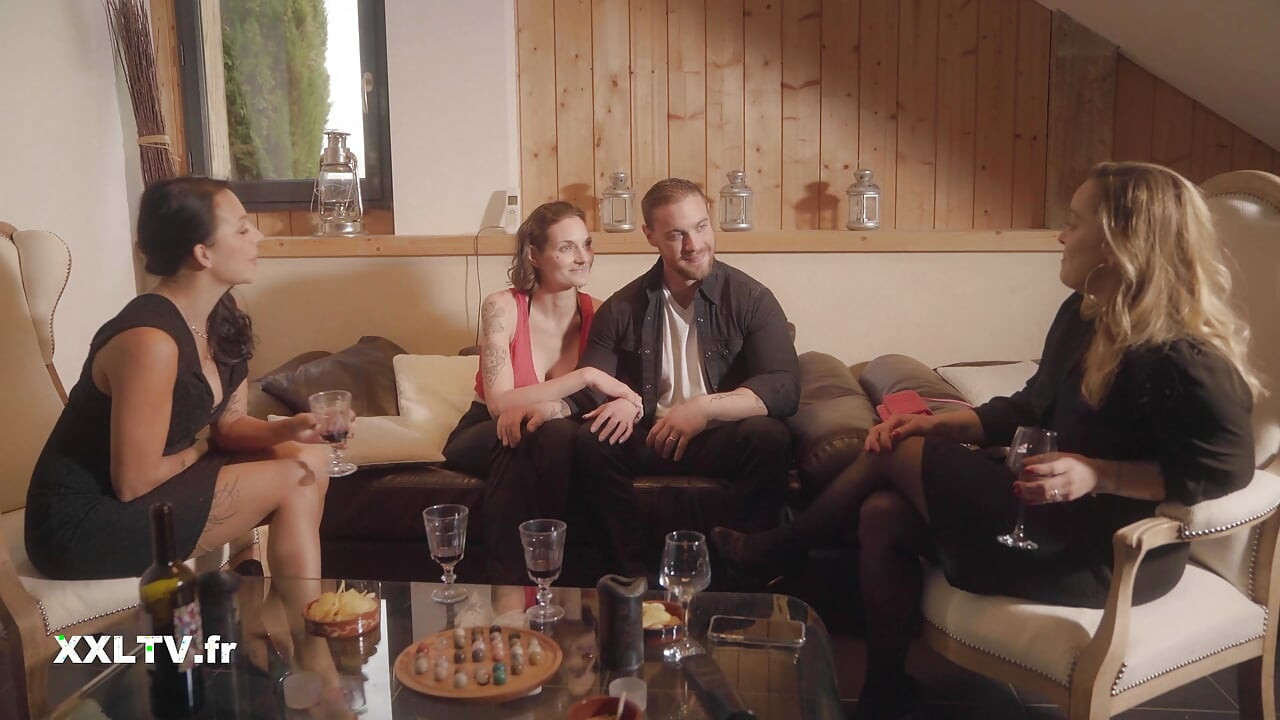 Anaaliseksiä ystävien edessä