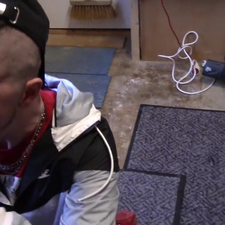 Scally boy creampied w jockstrap by top w uzależnienie od trampek
