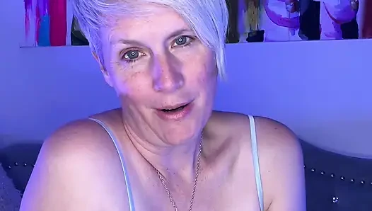 I Can't Sleep So StepMommy Gave Me A Good JOI