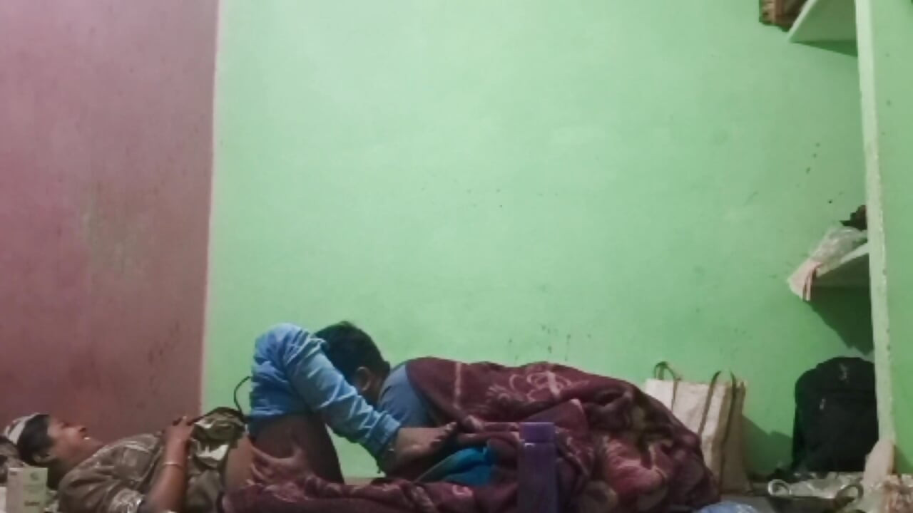 Hintli desi kız bur chudai videosu Hintli gerçek chudai üvey erkek kardeş ilk aşk