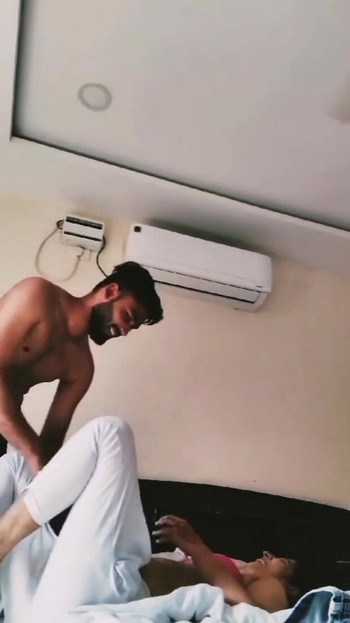 Emotivni trenutak od "žene tvog prijatelja glasno u hotelskoj sobi, dio 2"