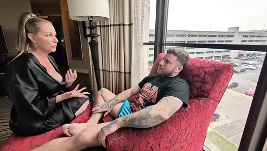 PAWG MILF Stepmom Gets Fucked by Stepson to Cure His Breakup