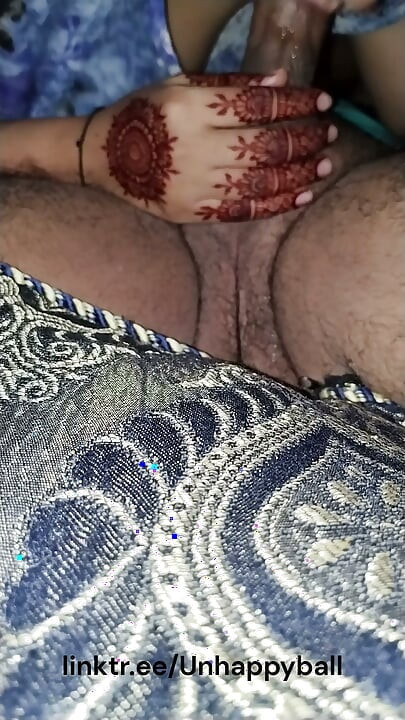 Sameer chupando un coño y Sana chupando la polla de Sameer y recibiendo semen en la boca