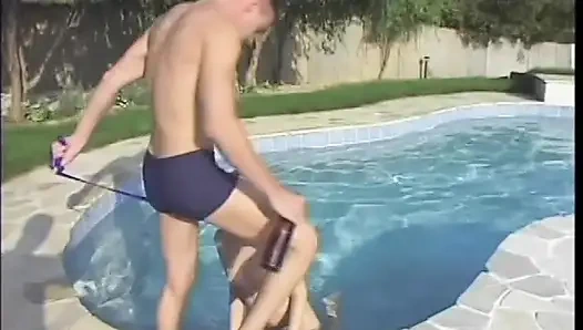 Cewek nakal rambut pirang dengan toket kecil yasmine gold dientot sama pacar dominannya di pinggir kolam renang