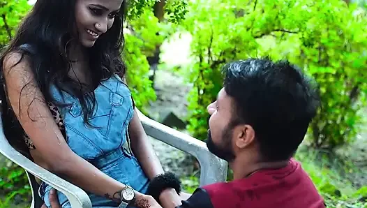 Chacha ki sauteli beti ko park me bulake chudai kiya