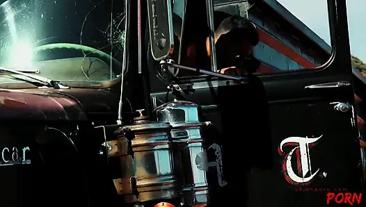 Jayme Janes Heats Up The Desert With Sex And Cum Swallowing