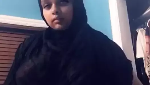 Busty Paki girl Zainab