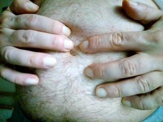 Kocalos - palcami mój pępek