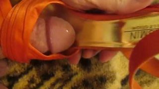 Follando sexy tacones de tiras naranjas