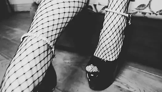 Yalnız sahibe bdsm takma yarak büyük zenci yarağı lateks orta yaşlı seksi kadın siyah beyaz