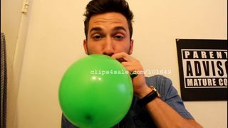 Balon fetish - video balon adam rainman 4