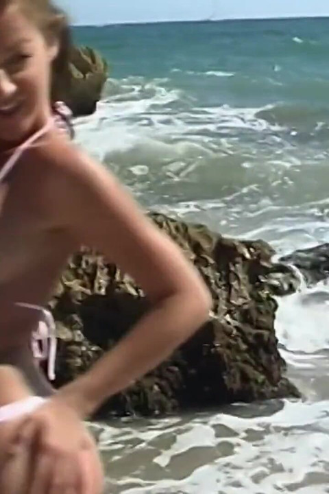 Judith-fox Pornostar Teen Judith Fox Doing a Hot Striptease on the Beach