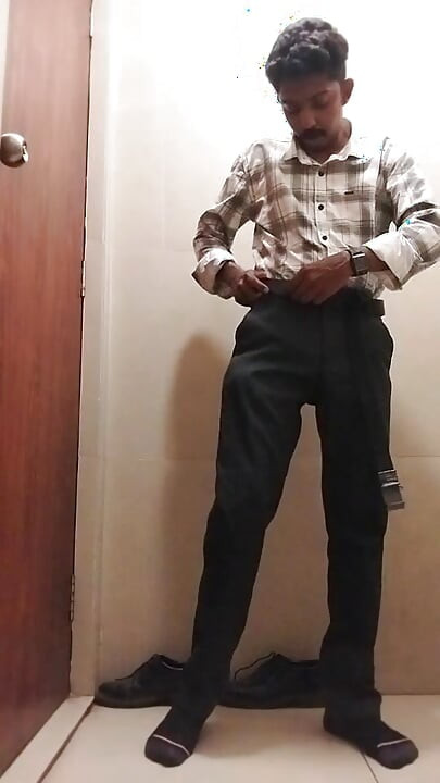 HeadmasterDumbfag Shithin 50 Balls slaping using belt and Faceslap at work
