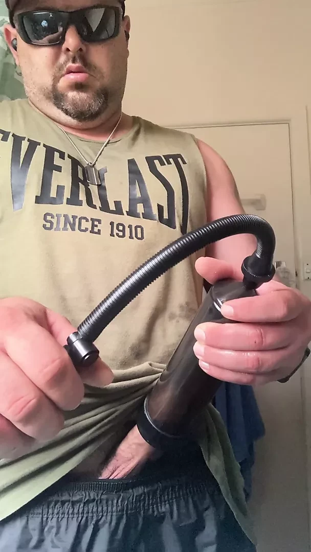 Penis pump and cum