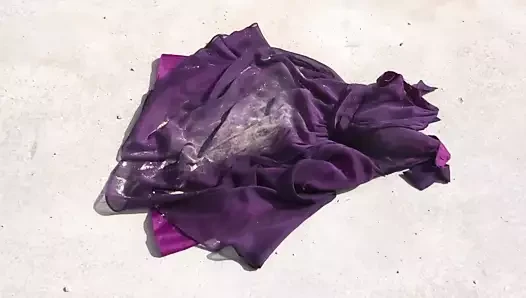 Mor 4 elbise üzerinde toprağı ezin ve ezin