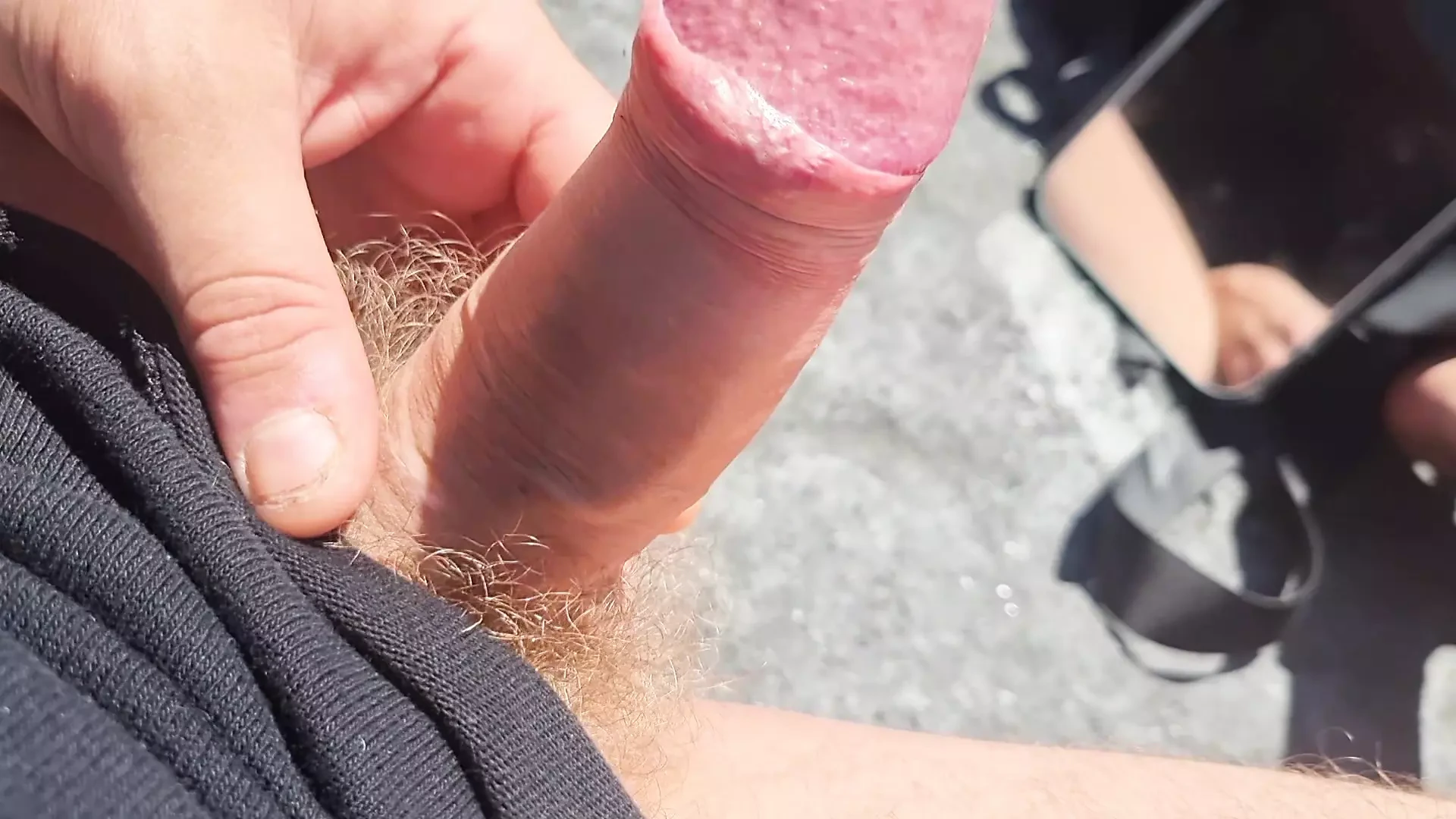 IN PUBLIC | HANDJOB IN PUBLIC AND A COCK LOADED WITH PISS - SHOW COCK TO EVERYONE