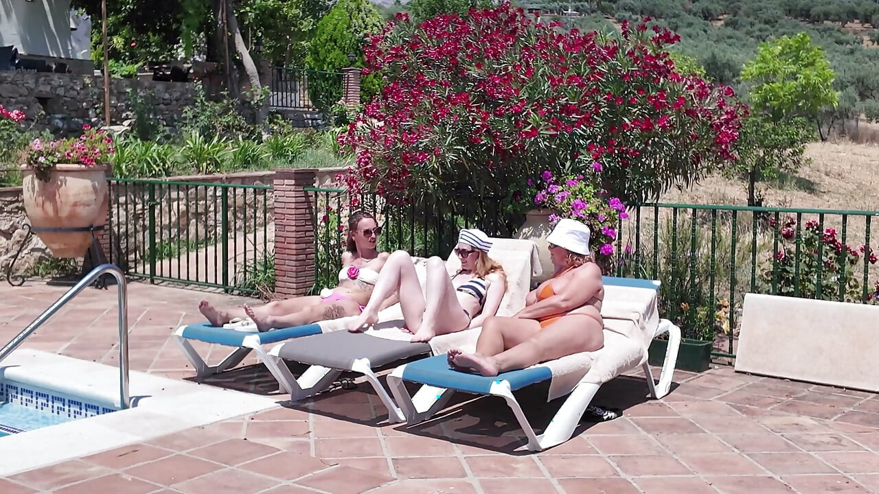 Mature Swingers Holiday Pool Side Reverse Gangbang
