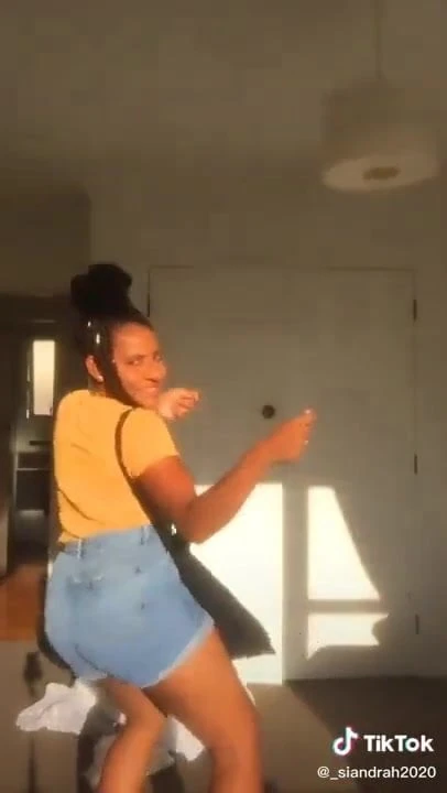 PNG GIRL TWERK