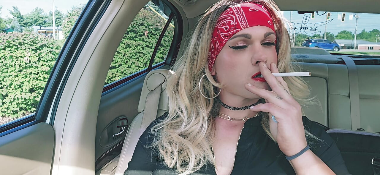 Kylie Babes Smoking Fetish Car Play