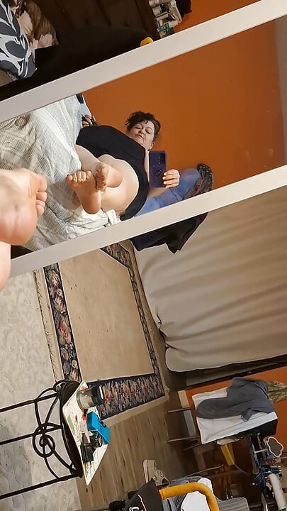Picioarelor mele sexy le place să se joace
