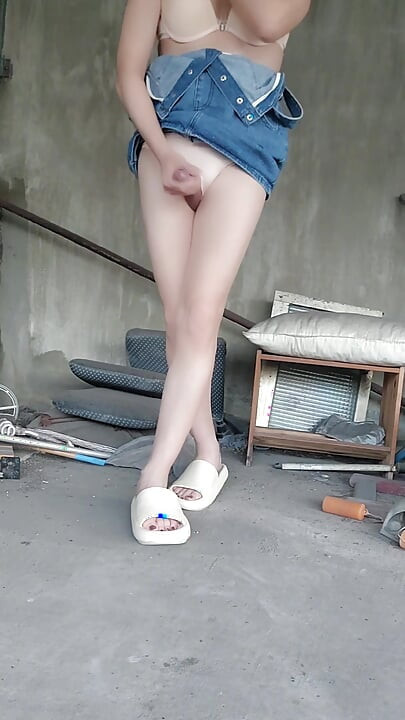 Shemale Ting Xuan szabadtéri mastuebate