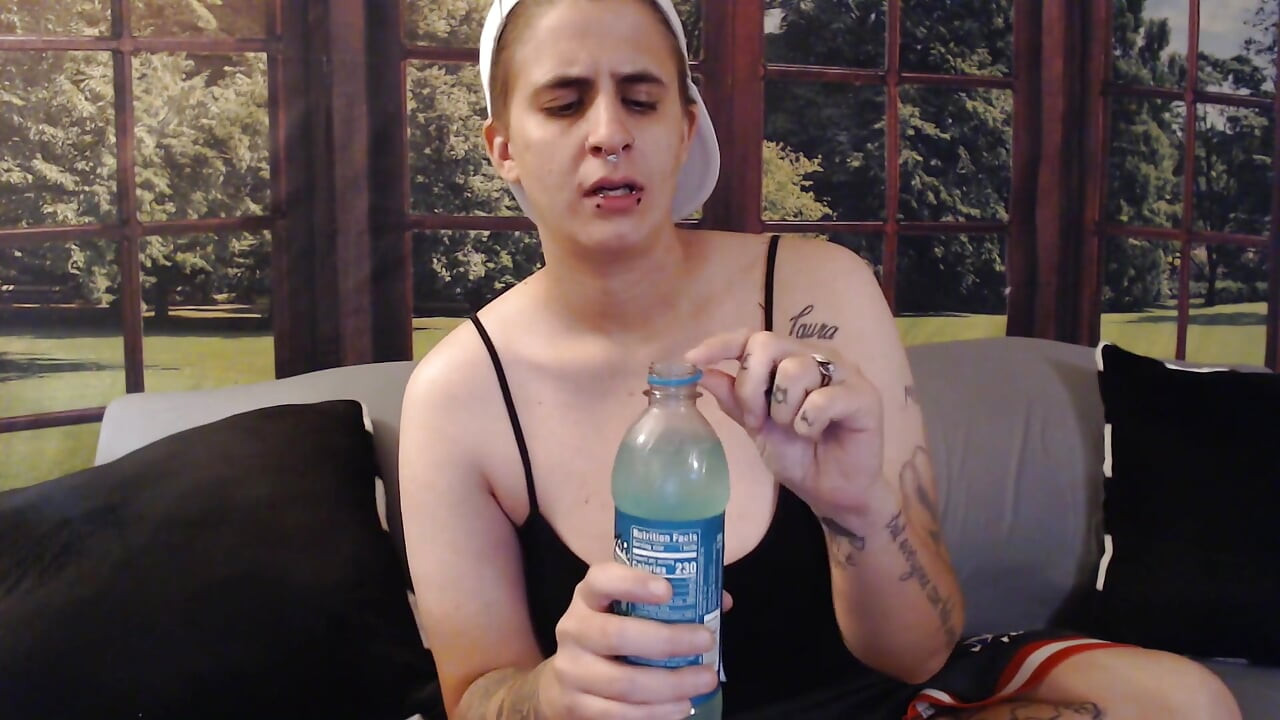 آروغ زدن انفجار Mtdew