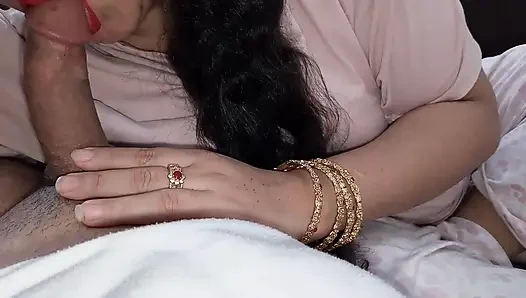 Aku suka dengan istriku yang cantik di malam hari