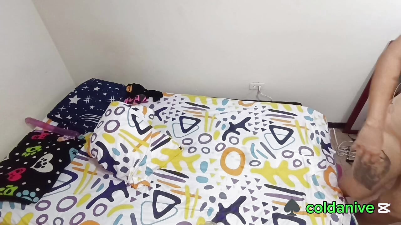 PT5 cuplu se bucură de plăcerea lor cu vibrator dublu bacșiș atât pentru ca curve lesbiene # 669 futai în cur cu vibratorul legat și lins de spermă