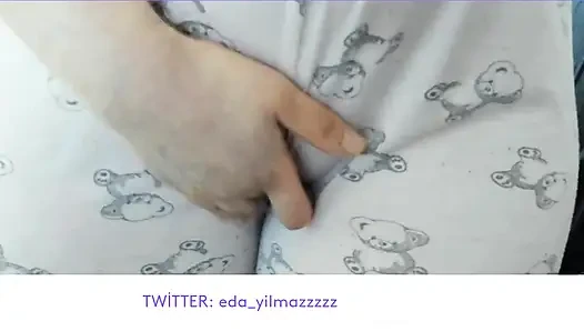 CAMELTOE- MASTURBATE WITH PAJAMA- RUBBING PUSSY WITH PAJAMA