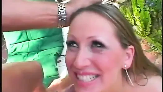 Pencarian kontol tante seksi ngentot kontol pria ini sampai telan sperma