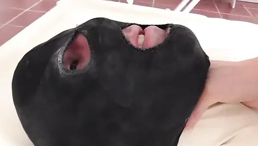 Gagging Martyrdom in Vacuum Bed!