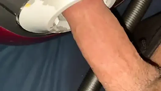 Aç elektrikli süpürge onu sikmemi istiyor