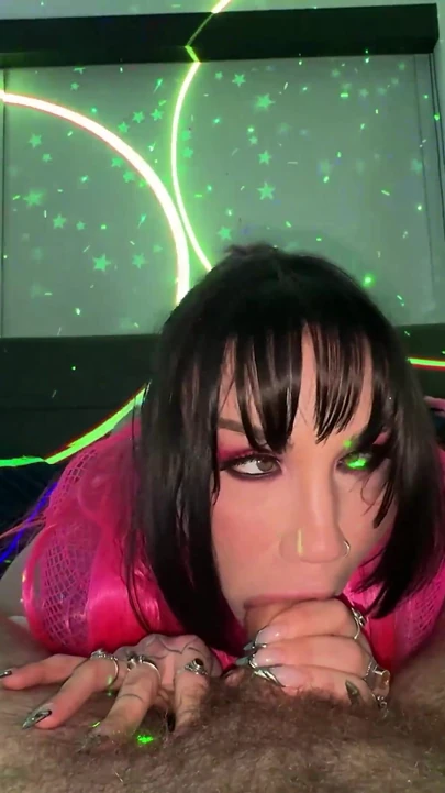 Nova Cane Brings Heat to a Pulsing Late Night Rave Session!