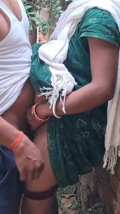 Indisk Desi Pige Fucker Udendørs | Klip 1
