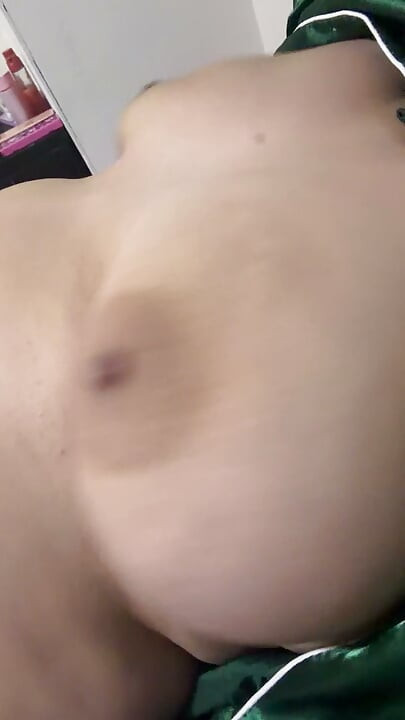 Hot mom bounces her huge giant tits