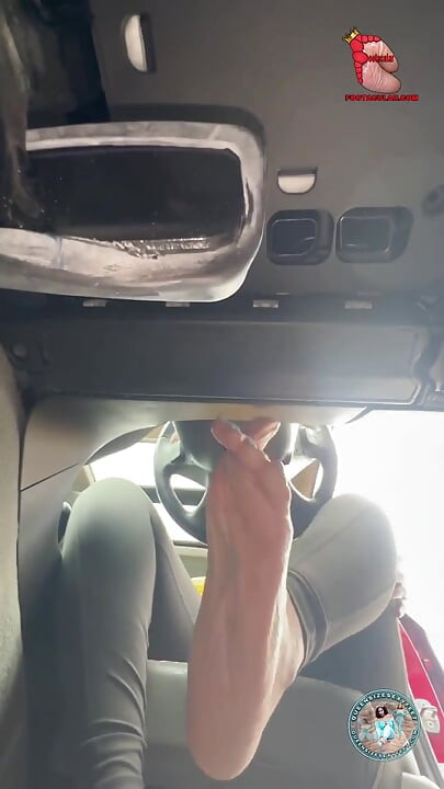 Meaty Size 12 Pump & Grind Pedal Pumping