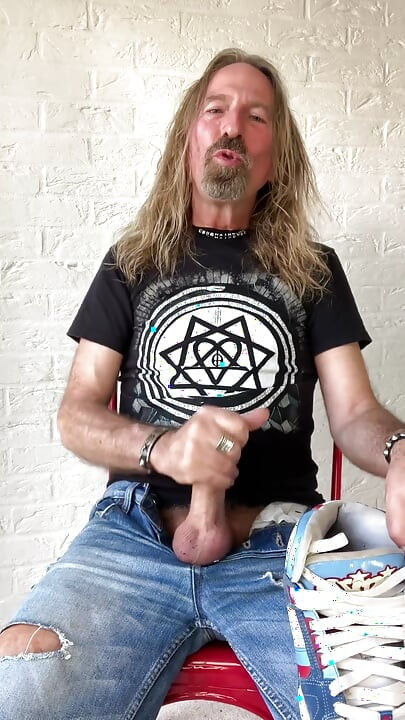 Longhairdude Wanks and Cums with Osiris Trainers, Torn Jeans, Tshirt