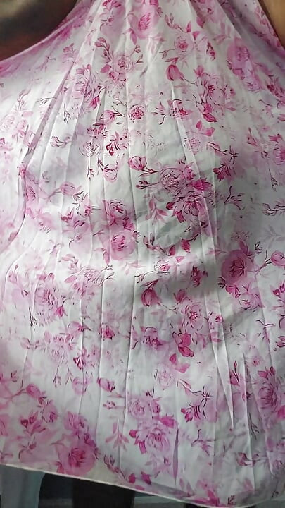 Butter Silk şeffaf çiçekli volanlı şifon etek giyerek mastürbasyon yapıyorum