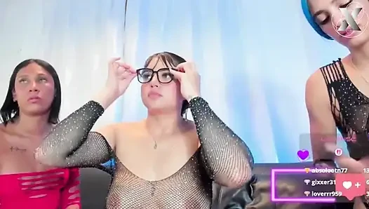 Vibrator merah muda saya mencabik-cabik saya setiap malam