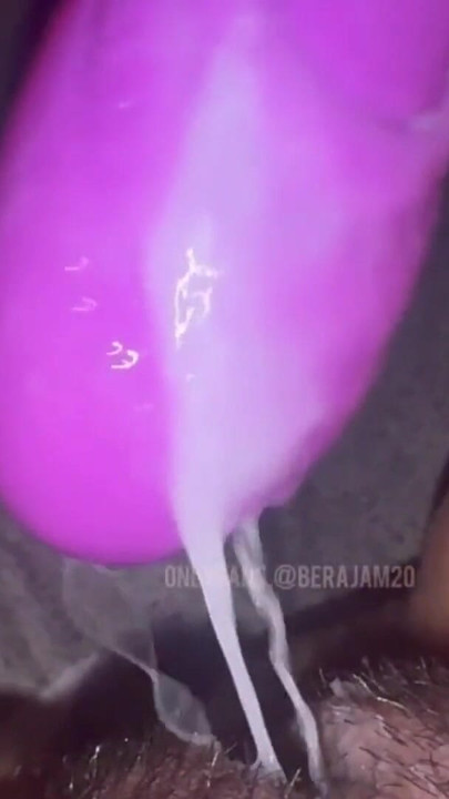 คุณต้องการที่จะเห็นว่าฉันน้ําแตกในขณะที่ฉันช่วยตัวเองด้วยของเล่นนี้ คลิป 2