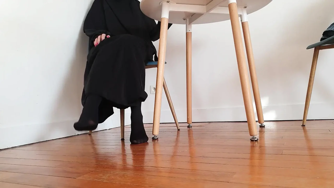 Muslim Married Women Starting to Play When Husband Not at Home