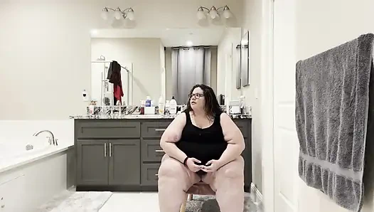 Two Temptations: Plump Paradise Fashion Fiesta (wmv)