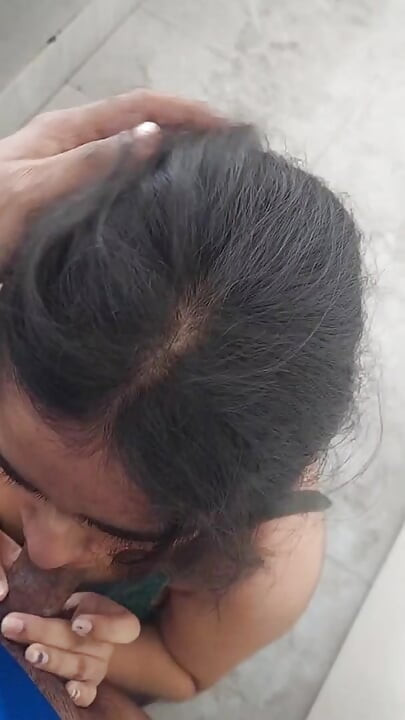Boquete em banheiros públicos minha esposa sexy