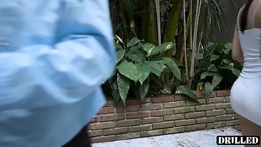 Sie war neugierig, einen fremden zu ficken