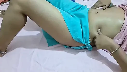 Hintli Bengal Bhabhi'nin Masaj Videosu