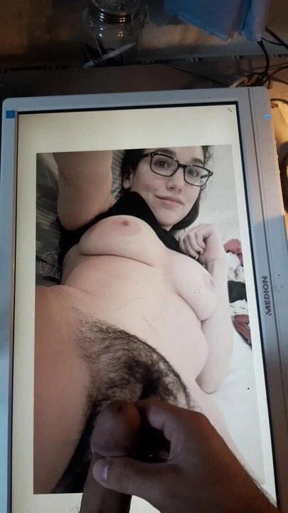 Curva foarte sexy are parte și de sperma mea