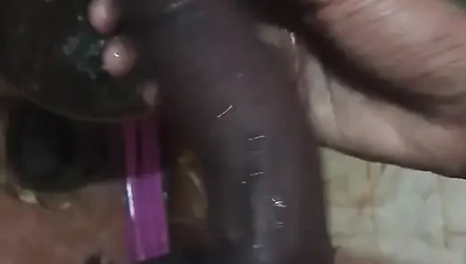 Tamil10inchesbbc geri döndü ve tıraş oldu