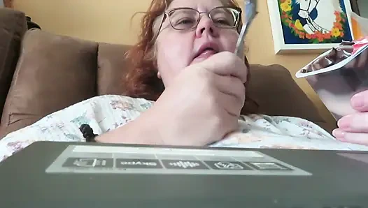 Ем мою пиздинг-чашку для тебя, кормушки