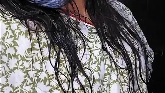 Yenge banyo yapıyor (bölüm-2)